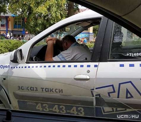 Не был пьян в момент ДТП: в Орле водителю такси стало плохо за рулем