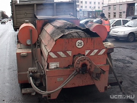 Зима смывает наш асфальт... 