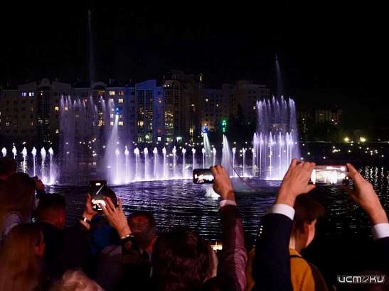 Сбер подарил Орлу умный светомузыкальный фонтан