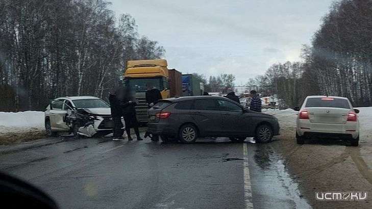 В Орловской области произошла массовая авария с участием пяти машин