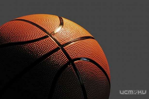 Баскетболисты ОГУ дважды уступили студентам из Ельца