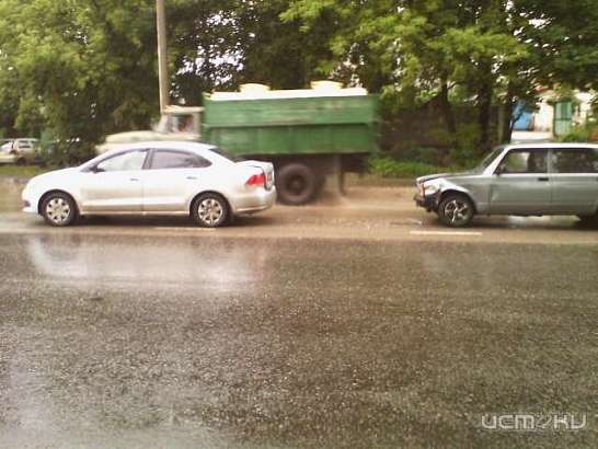 В Орле столкнулись "ВАЗ" и "Volkswagen"