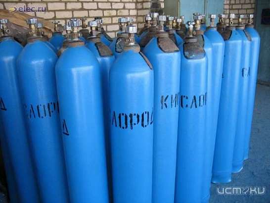 Трое жителей Залегощенского района похитили 7 кислородных баллонов у ИП