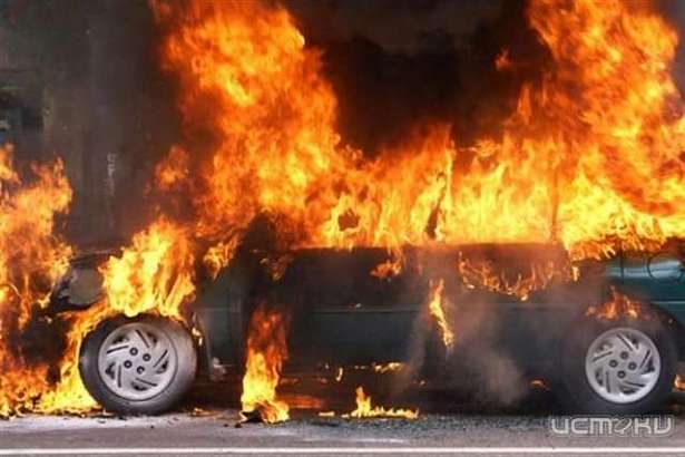 Под Орлом в результате ДТП загорелись два автомобиля