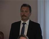 Асфальт, уложенный перед входом в областную администрацию, подвергся критике в мэрии