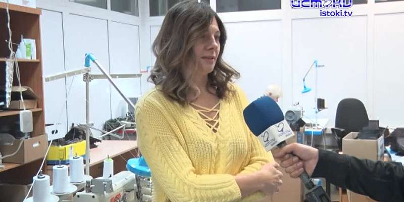 "ВМЕСТЕ СДЮЖИМ". Орловские добровольцы оказывают помощь солдатам участвующим в СВО. Для бойцов они изготавливают тактические носилки, стропы и многое ...