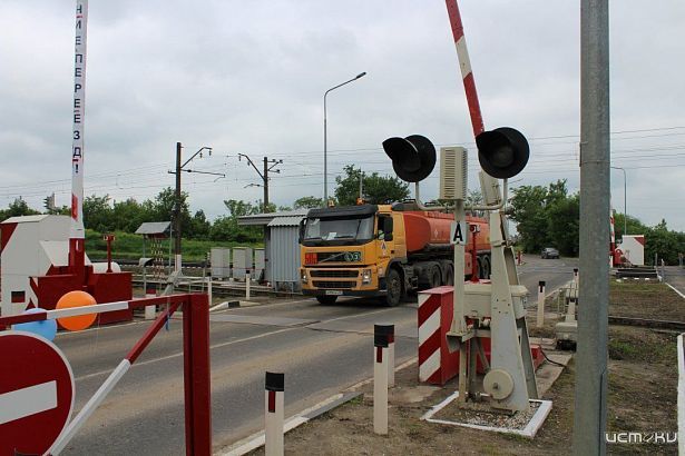 Движение автомобилей через железнодорожный переезд на стации Хомутово в Орловской области будет закрыто 3 сентября на время ремонтных работ 