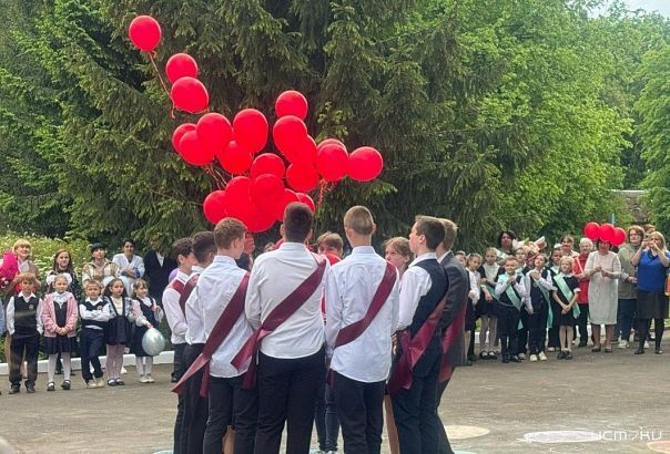 В Орле торжественные линейки пройдут 24 мая, а выпускные вечера - 28 июня