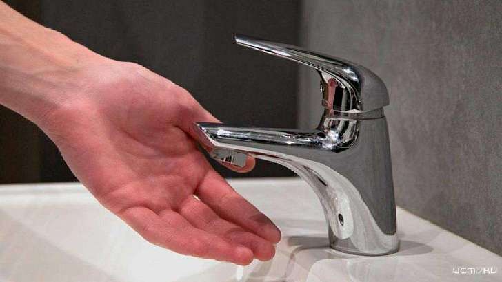 Без холодной, но с горячей: жильцы трех домов в Орле остались без воды