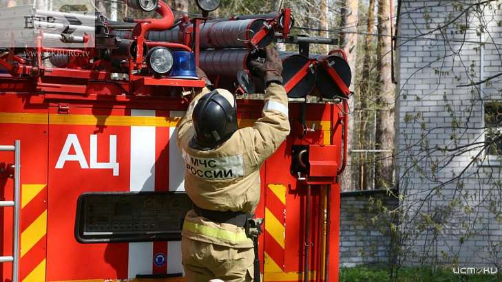 В Орле в фургоне горели строительные материалы