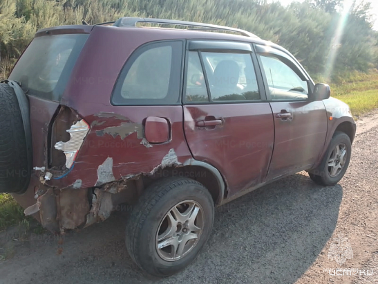 Под Орлом автомобиль въехал в стоящий микроавтобус