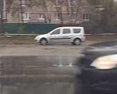 Видео: два молодых водителя не разъехались возле Болховского микрорайона