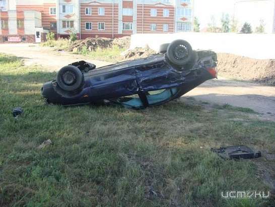 В Ливнах из-за неуступчивого водителя «Нивы» перевернулся «Форд»