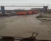 Видео: в Орле водители мусоровозов выстраиваются в очередь и тратят часы на разгрузку