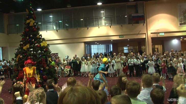 Орловские ребятишки повеселились на губернаторской елке
