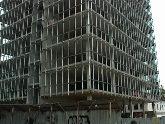 Строю где хочу и как хочу. Не смотря на решение суда, строительство здания на Полесской,6 продолжается 