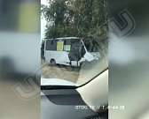 Видео: под Орлом впечаталась в дерево пригородная маршрутка