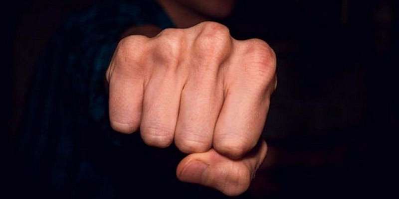 Житель Орловщины сломал челюсть возлюбленной за пьянство 