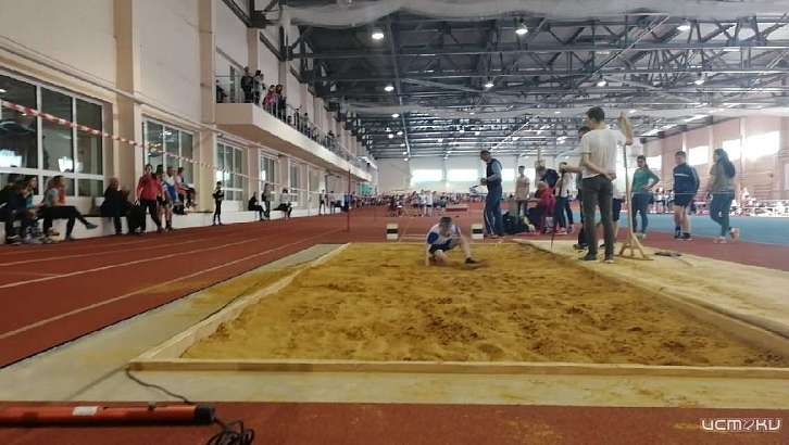 Фоторепортаж: 600 легкоатлетов соревнуются на «Шиповке юных» в Орле