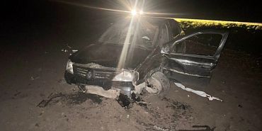 На Орловской трассе легковушка «Рено» столкнулась с КАМАЗом На Орловской трассе легковушка «Рено» столкнулась с КАМАЗом