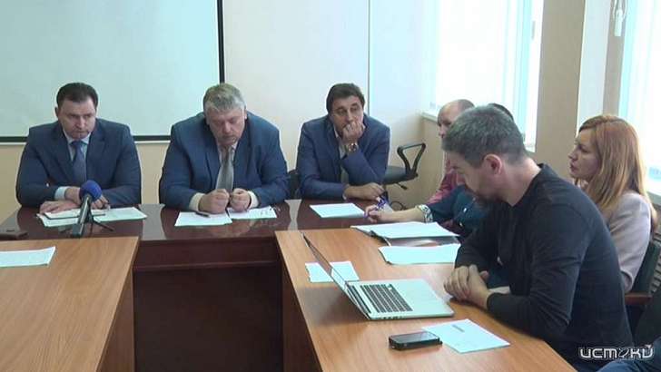 Орловские общественники снова спорят с Парахиным насчет завода ПВХ-покрытий 