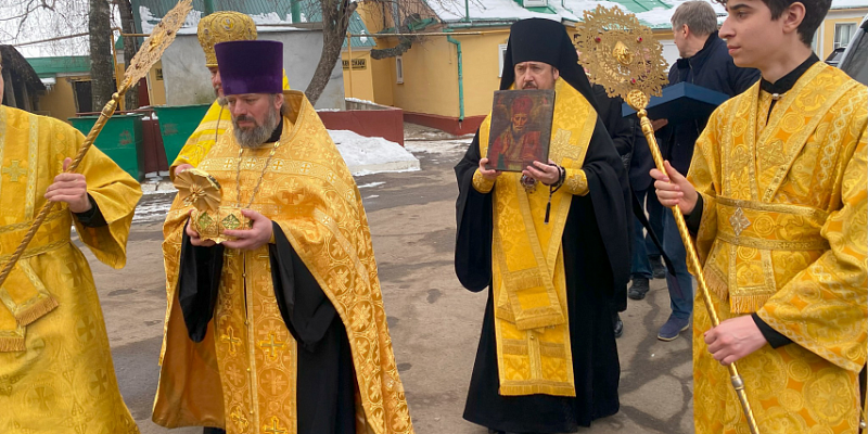 Ливенская епархия  В Ливны прибыли великие святыни