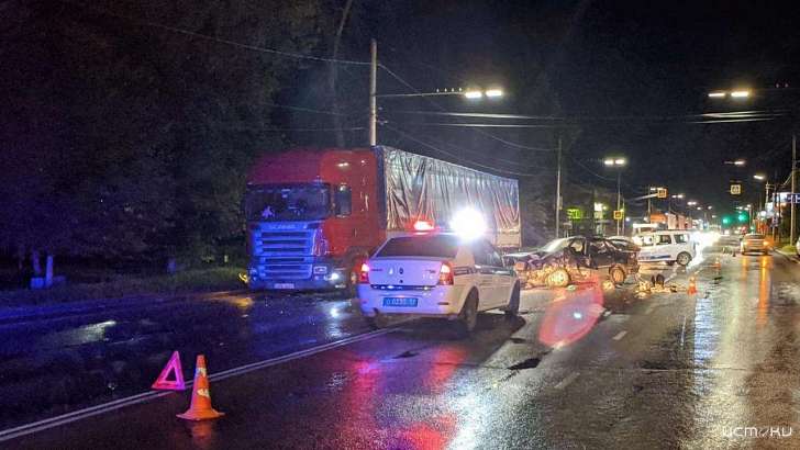 В Орле водитель «Ауди» собрал ДТП с четырьмя авто 