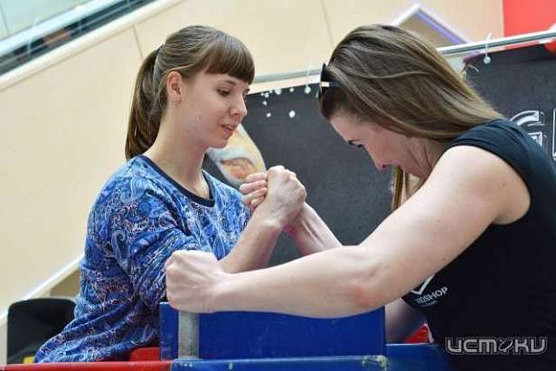 Орловчанка Алина Волкова примет участие в Чемпионате Европы по армрестлингу