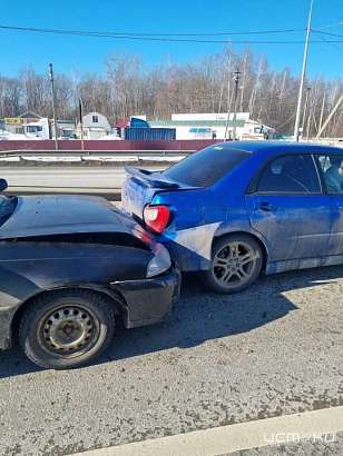 Под Орлом столкнулись три автомобиля