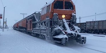 В связи с мощным снегопадом, пришедшим в столичный регион, Московская железная дорога переведена на усиленный режим работы.