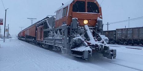 В связи с мощным снегопадом, пришедшим в столичный регион, Московская железная дорога переведена на усиленный режим работы.