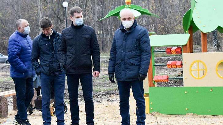 Новый мэр Орла остался недоволен увиденным на опушке Медведевского леса Новый мэр Орла остался недоволен увиденным на опушке Медведевского леса