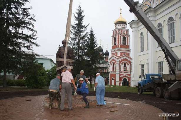 Памятник Николаю Чудотворцу установили в Болхове