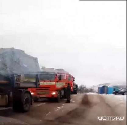 В Орле зафиксировали огромную очередь из мусоровозов к новому полигону «ЭкоПолис»