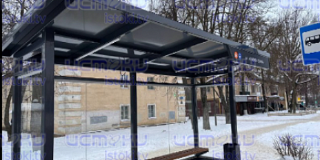 На улице Лескова появился новый остановочный павильон