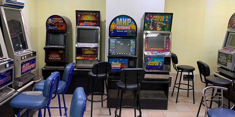 Фоторепортаж: в Орле накрыли еще одну сеть подпольных игорных клубов