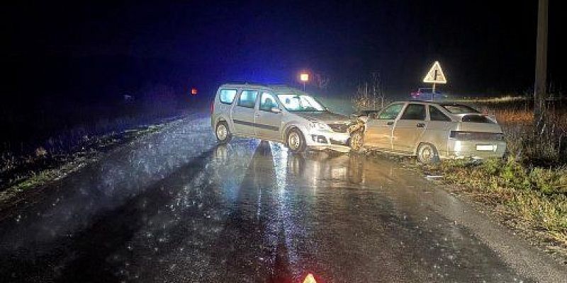 Под Орлом 85-летний водитель не справился с управлением: пострадали четверо