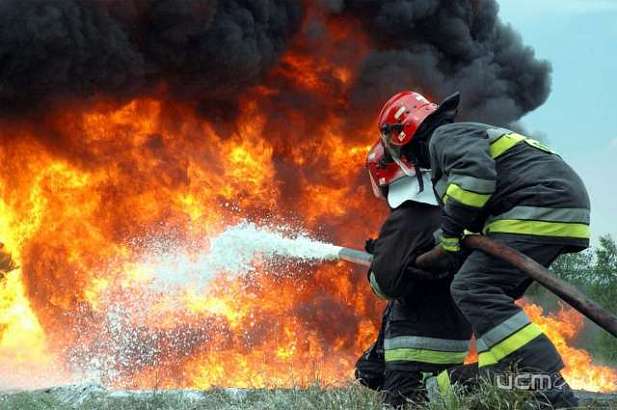 В Орле на Кромском шоссе подожгли гараж