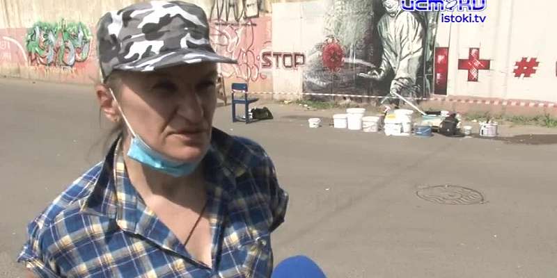 В Орле уличные художники посвятили граффити героям в белых халатах