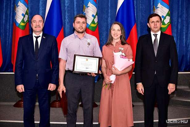 Орловчане получили награды накануне Дня России