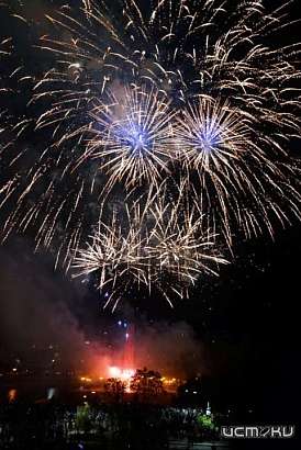 Стало известно, в какое время новогодний салют озарит небо над Орлом