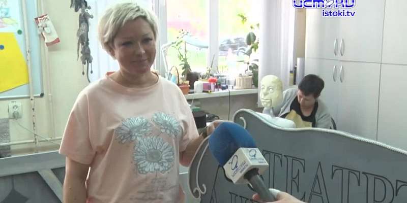 На сцене орловского кукольного театра. "Неодиночество"-это история о самоотверженной дружбе и о мечтах