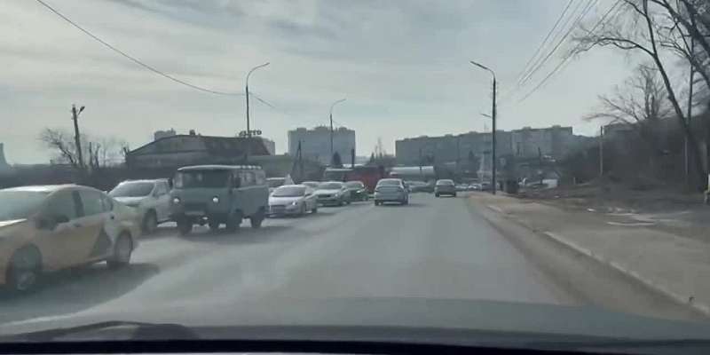В Орле на Болховском шоссе образовалась огромная пробка