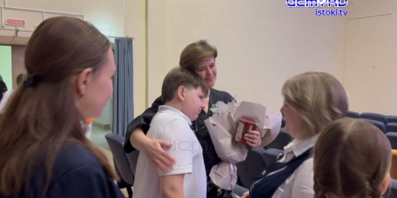 Сегодня в новой школе №53 города Орла выпустилась первая волна начальной школы!