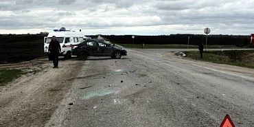 В Орловской области автомобиль опрокинулся после наезда на щебёнку