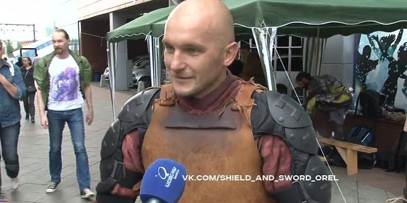 Возродили эпоху Ренессанса: на фестивале «Щит и меч» в Орле сражались рыцари