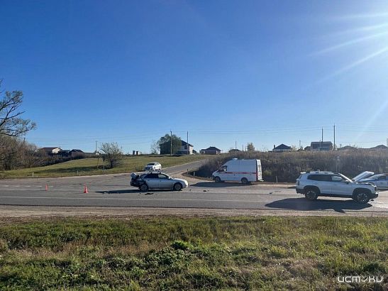 ДТП на Орловщине: внедорожник «догнал» легковушку