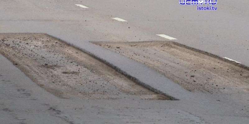 Сироты обратились к Путину, чтобы получить жилье, а ямочный ремонт на Болховском шоссе ведется в час пик и накаляет обстановку