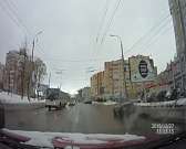 На Герценском мосту в Орле водитель «десятки» испробовал опасное вождение