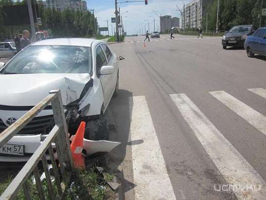 Столкновение машин и наезд на пешехода: в Северном районе Орла произошло серьезное ДТП